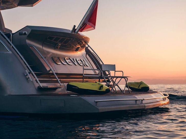 ELEVEN I Italcraft 90 swimming platform ELEVEN I Italcraft 90 swimming platform