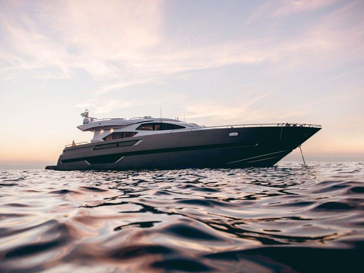 ELEVEN I Italcraft 90 side profile anchored ELEVEN I Italcraft 90 side profile anchored