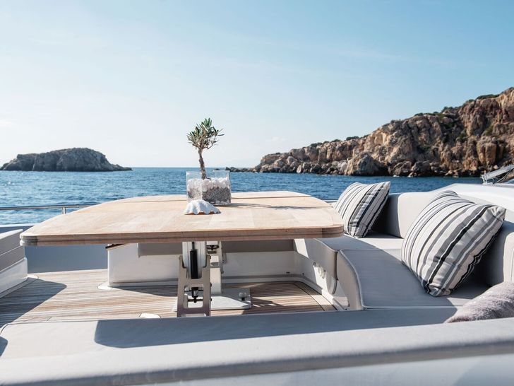 ELEVEN I Italcraft 90 foredeck lounge ELEVEN I Italcraft 90 foredeck lounge