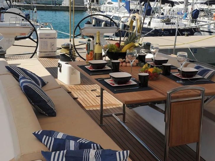 ELINE X-Yacht X65 - alfresco dining area panoramic shot ELINE X-Yacht X65 - alfresco dining area panoramic shot
