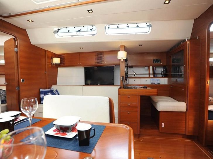 ELINE X-Yacht X65 - indoor dining area ELINE X-Yacht X65 - indoor dining area