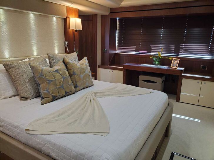 28m Sunseeker ELITE