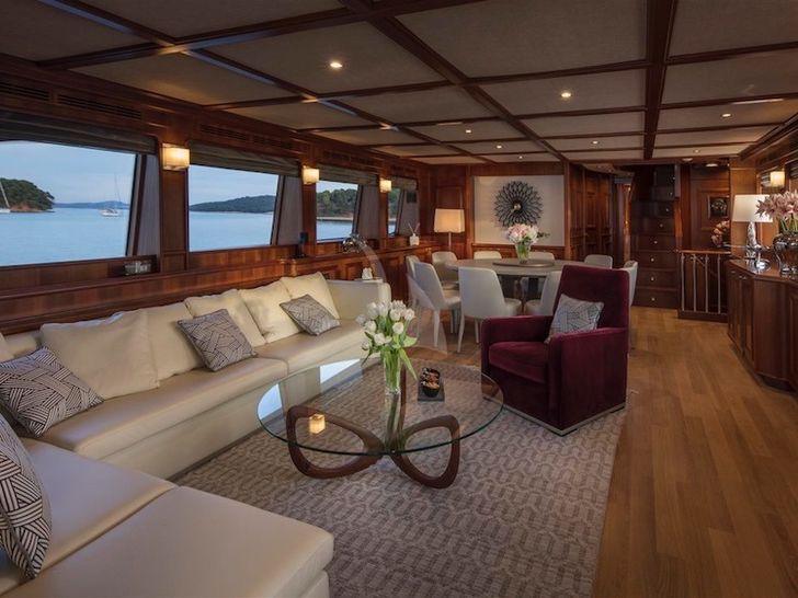 ENA Ferretti Custom Line Navetta 30 - saloon wide view ENA Ferretti Custom Line Navetta 30 - saloon wide view