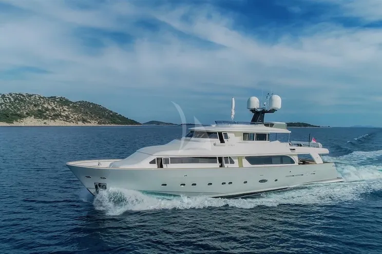 Charter Yacht ENA - Ferretti Custom Line Navetta 30 - 5 Cabins - Zadar - Split - Dubrovnik - Hvar - Croatia