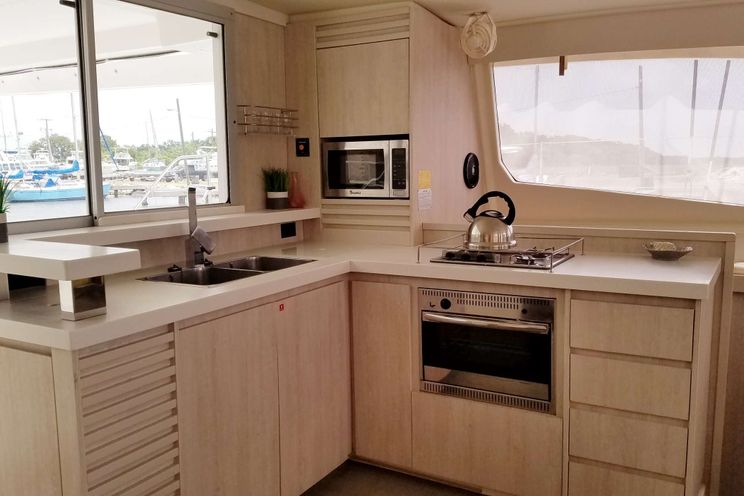 Charter Yacht ENDLESS OPTIONS - Leopard 48 - 4 Cabins - Belize - Caye Caulker - San Pedro