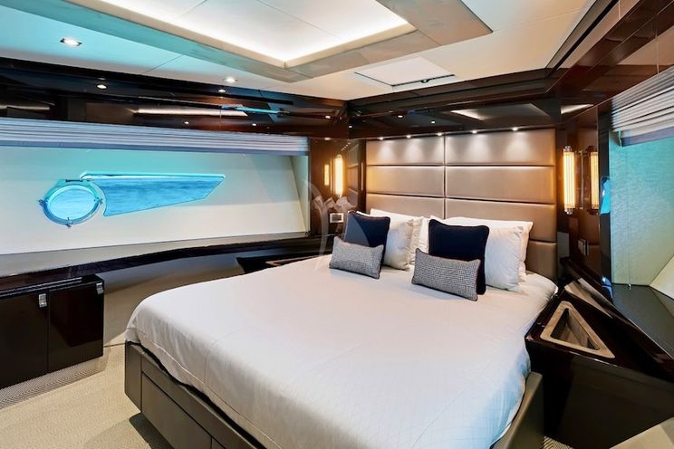 Charter Yacht SYNERGY - Sunseeker 86 - 4 Cabins - Tortola - Virgin Gorda - Anegada - St Lucia