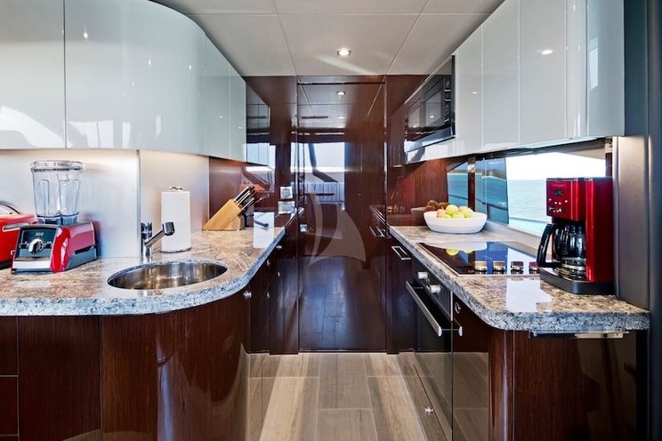 Charter Yacht SYNERGY - Sunseeker 86 - 4 Cabins - Tortola - Virgin Gorda - Anegada - St Lucia