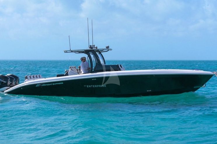 Charter Yacht SYNERGY - Sunseeker 86 - 4 Cabins - Tortola - Virgin Gorda - Anegada - St Lucia