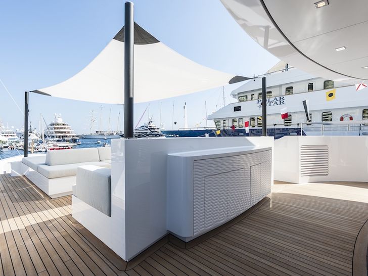 ENTOURAGE Admiral 47m Luxury Superyacht Forward Deck ENTOURAGE Admiral 47m Luxury Superyacht Forward Deck
