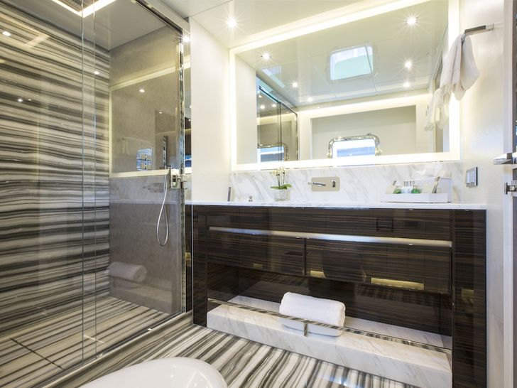 ENTOURAGE Admiral 47m Luxury Superyacht Guest En Suite ENTOURAGE Admiral 47m Luxury Superyacht Guest En Suite