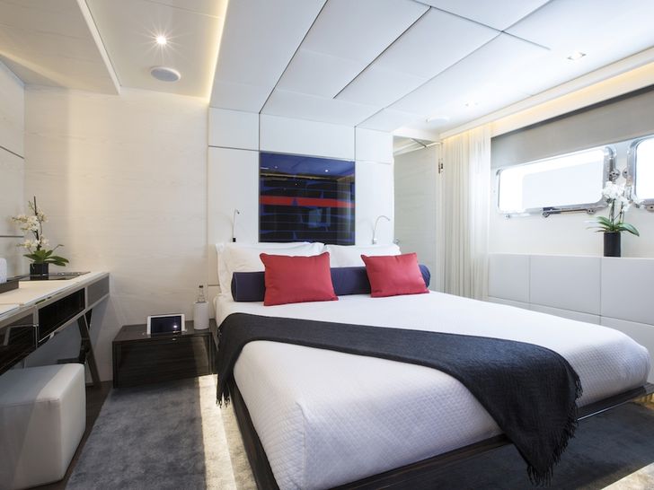 ENTOURAGE Admiral 47m Luxury Superyacht Guest Cabin ENTOURAGE Admiral 47m Luxury Superyacht Guest Cabin
