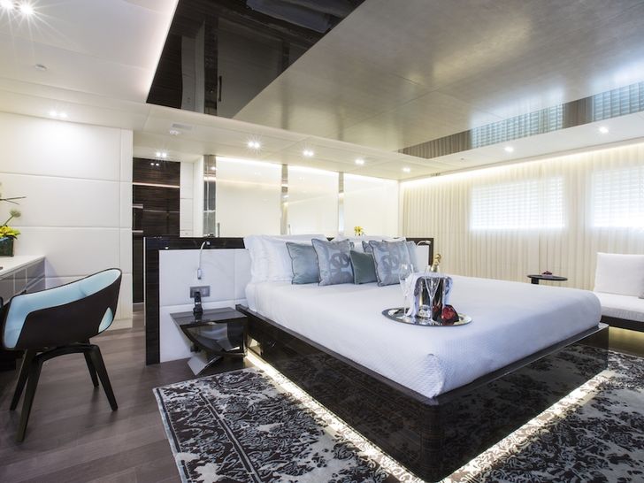 ENTOURAGE Admiral 47m Luxury Superyacht Master Cabin ENTOURAGE Admiral 47m Luxury Superyacht Master Cabin