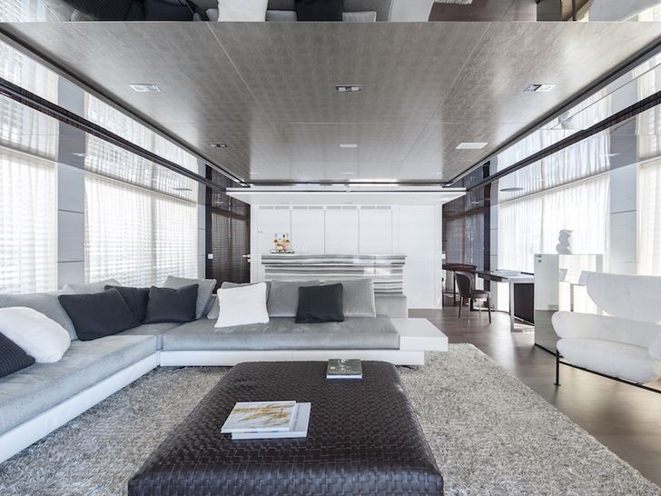 ENTOURAGE Admiral 47m Luxury Superyacht Sky Lounge ENTOURAGE Admiral 47m Luxury Superyacht Sky Lounge