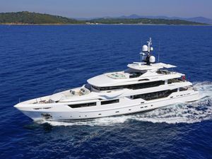 AXIOS - Admiral Yachts 47m - 5 Cabins - Athens - Mykonos - Santorini AXIOS - Admiral Yachts 47m - 5 Cabins - Athens - Mykonos - Santorini