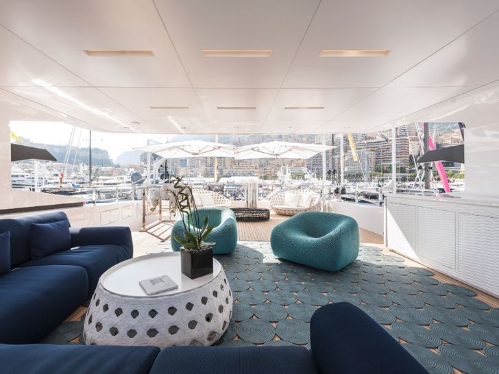 ENTOURAGE Admiral 47m Luxury Superyacht Foyer ENTOURAGE Admiral 47m Luxury Superyacht Foyer