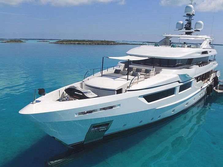 ENTOURAGE Admiral 47m Luxury Superyacht Bow ENTOURAGE Admiral 47m Luxury Superyacht Bow