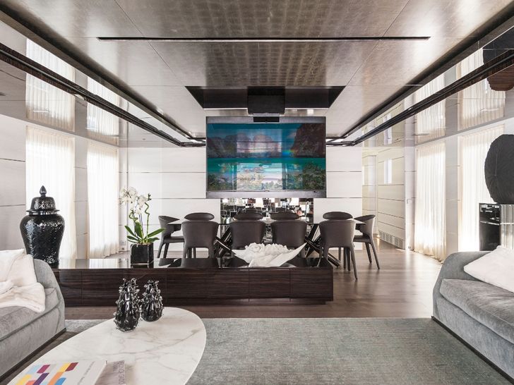 ENTOURAGE Admiral 47m Luxury Superyacht Foyer ENTOURAGE Admiral 47m Luxury Superyacht Foyer