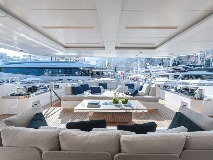 ENTOURAGE Admiral 47m Luxury Superyacht Aft Deck Lounge ENTOURAGE Admiral 47m Luxury Superyacht Aft Deck Lounge