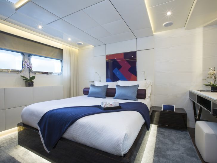 ENTOURAGE Admiral 47m Luxury Superyacht Guest Cabin ENTOURAGE Admiral 47m Luxury Superyacht Guest Cabin
