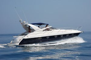 Fairline Targa 43 - Day Charter Capacity 9 - Puerto Banus - Marbella Fairline Targa 43 - Day Charter Capacity 9 - Puerto Banus - Marbella