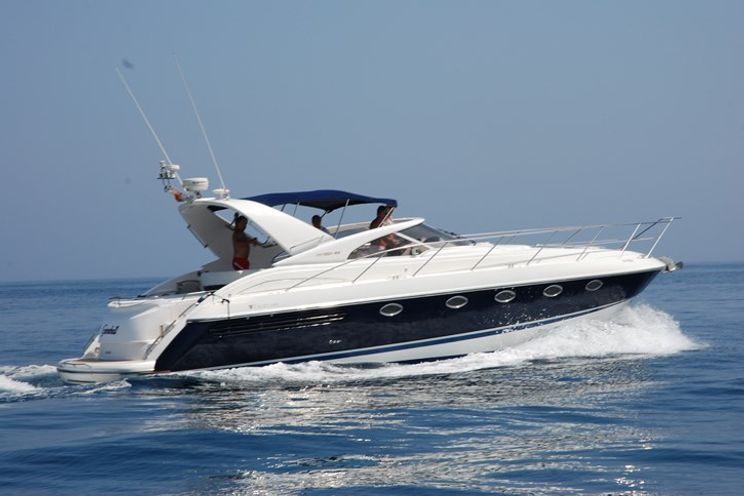 Charter Yacht Fairline Targa 43 - Day Charter Capacity 9 - Puerto Banus - Marbella