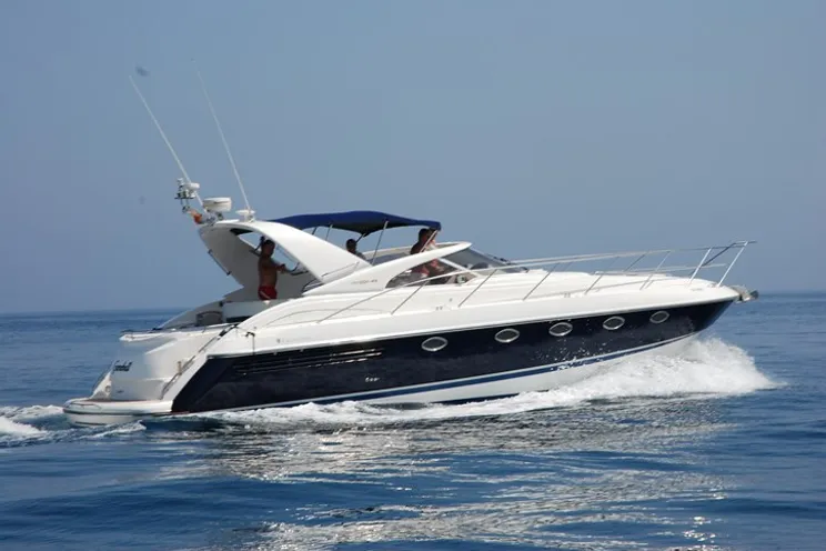 Charter Yacht Fairline Targa 43 - Day Charter Capacity 9 - Puerto Banus - Marbella