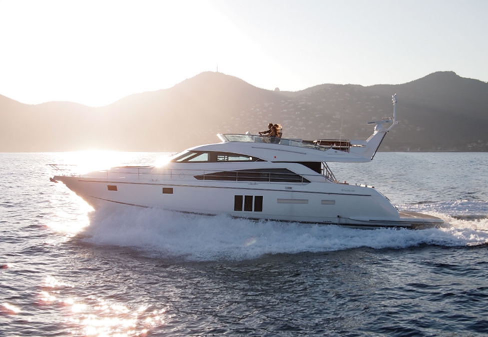 Charter Yacht Fairline Squadron 62 GT - 3 Cabins - Cannes - Golfe Juan - Antibes - France