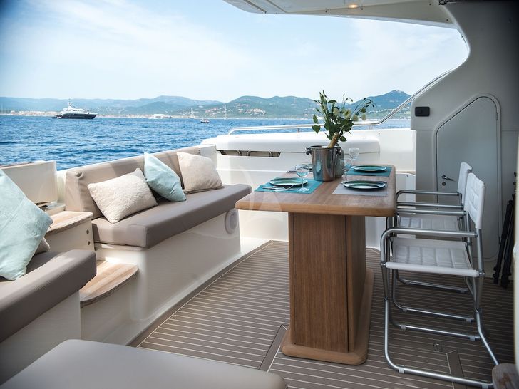 FAST - Ferretti 620