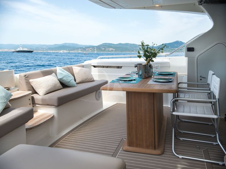 FAST - Ferretti 620