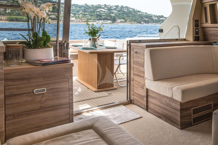 Charter Yacht FAST - Ferretti 620 - St Tropez - Cogolin - Port Grimaud - St Maxime