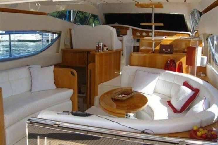 Charter Yacht Ferretti 55 - 2 Cabins - Rio de Janeiro