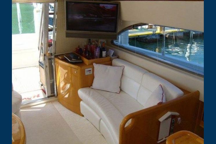 Charter Yacht Ferretti 55 - 2 Cabins - Rio de Janeiro