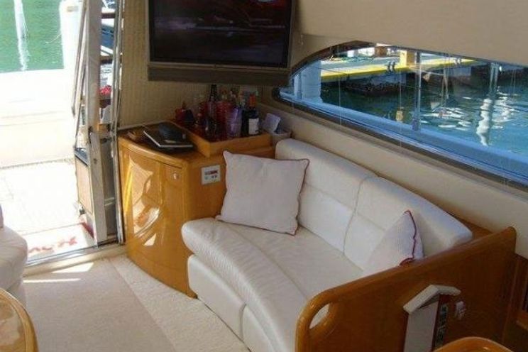 Charter Yacht Ferretti 55 - 2 Cabins - Rio de Janeiro