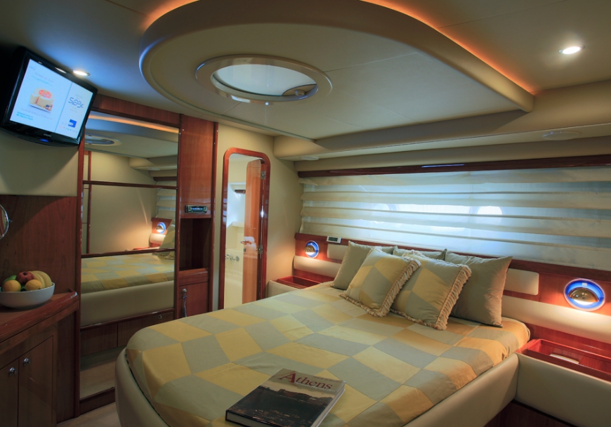Charter Yacht Ferretti 590 - 3 Cabins - Mykonos