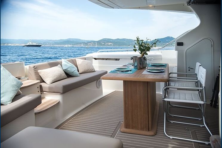 Charter Yacht Ferretti 620 - St Tropez - Cannes - Monaco