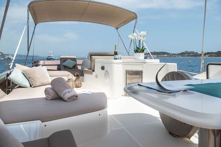 Charter Yacht Ferretti 620 - St Tropez - Cannes - Monaco