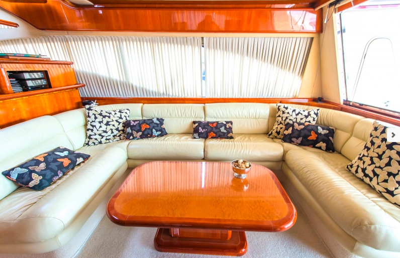 Ferretti 68
