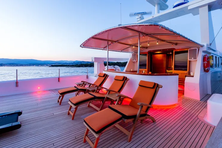 Charter Yacht FIORENTE - Ferronavale 37m - 5 Cabins - Cannes - Monaco - Naples - Sicily