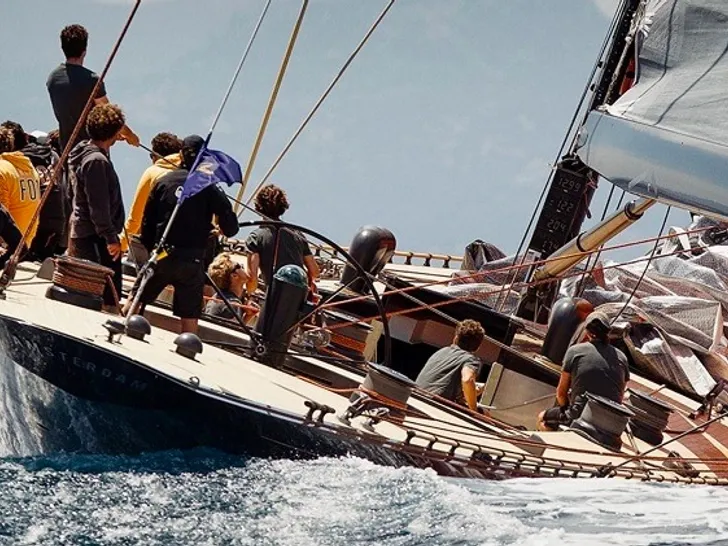 FIREFLY - Bloemsma&Claasen 115 FIREFLY - Bloemsma&Claasen 115