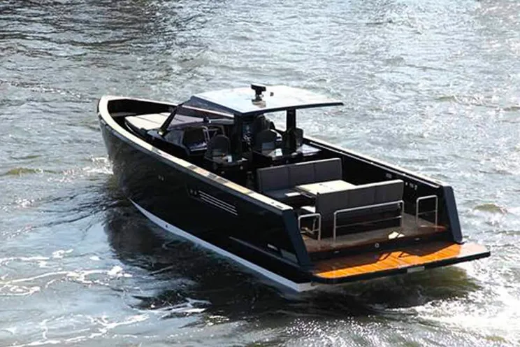 Charter Yacht Fjord 40 Open - 1 Cabin - Mykonos - Naxos - Paros