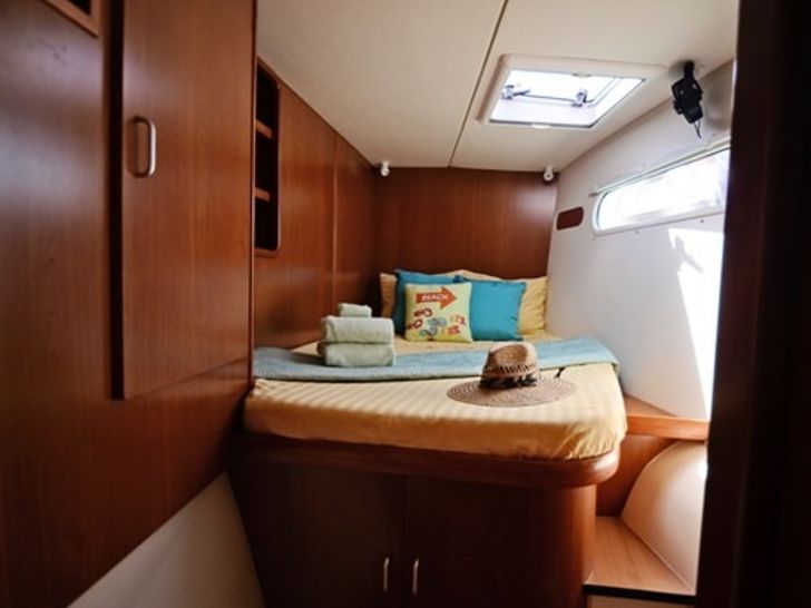 FLIP FLOP - Double Cabin  FLIP FLOP - Double Cabin