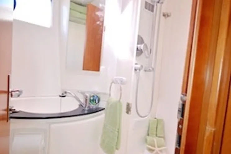 Charter Yacht MARY - Leopard 46 - 3 Cabins - Belize City - San Pedro