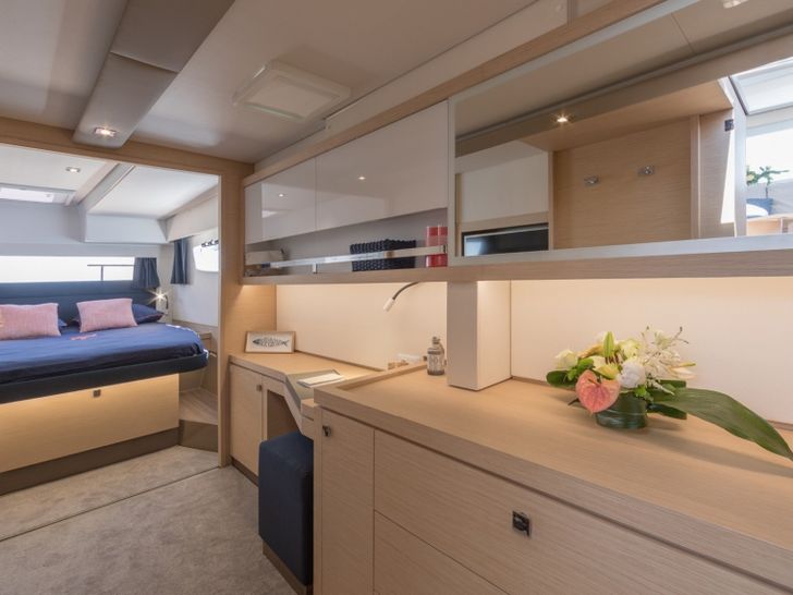 Fountaine Pajot Saona 47 Owner Version