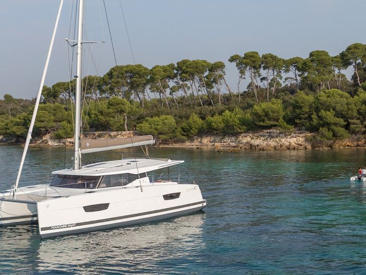 Fountaine Pajot Lucia 40