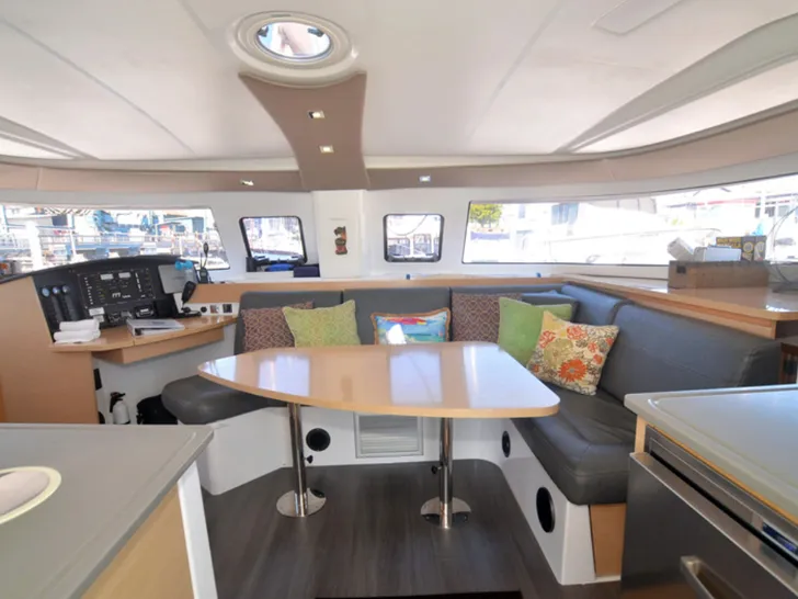 Fountaine Pajot Lipari 41 Salom