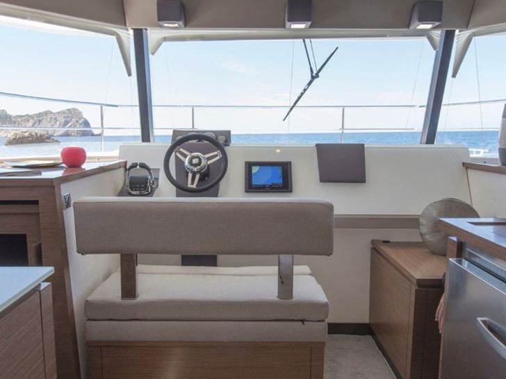 Fountaine Pajot MY 37 Navigation