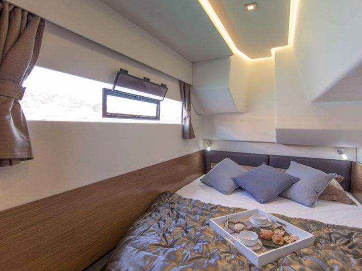 Fountaine Pajot MY 37 Cabin