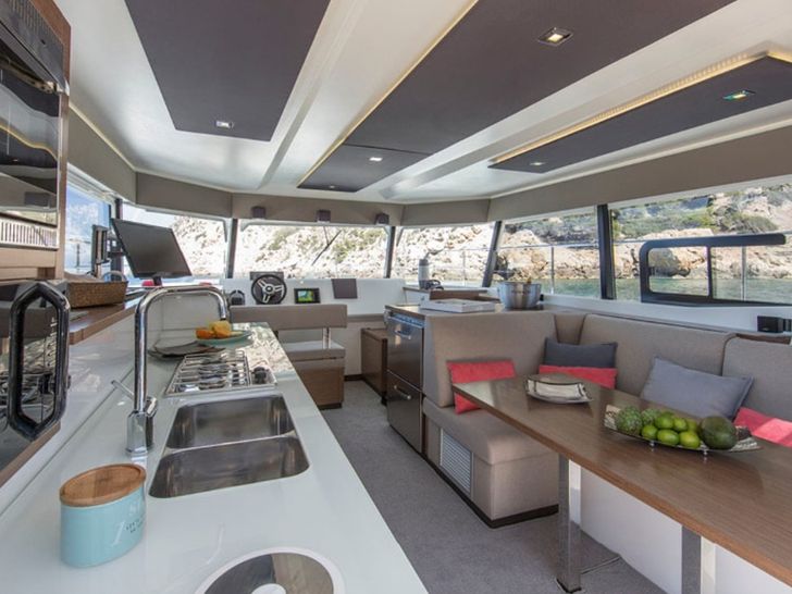 Fountaine Pajot MY 37 Salon