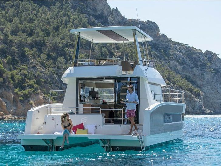 Fountaine Pajot MY 37 Aft