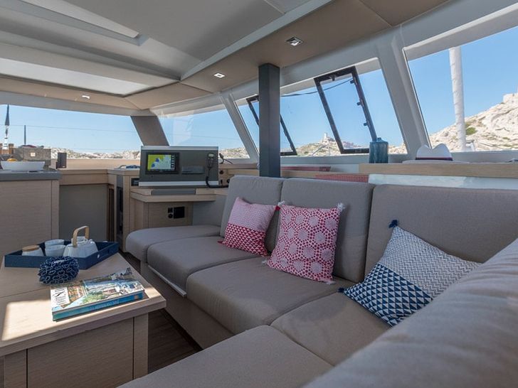 Fountaine Pajot Astrea 42 Salon Fountaine Pajot Astrea 42 Salon